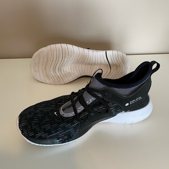 8 NIKE Natural Motion Offset Running Shoes - Picture 6 of 7